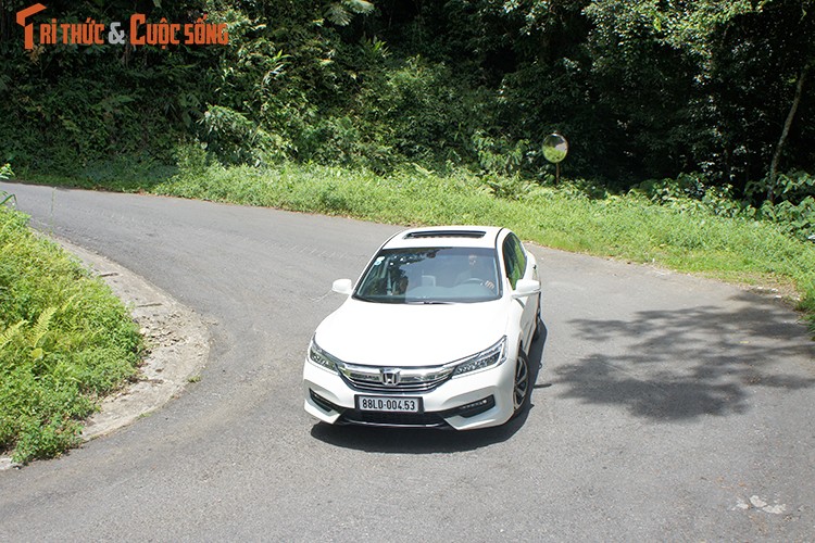 Trai nghiem Honda Accord 2016 gia 1,47 ty tai Viet Nam-Hinh-24